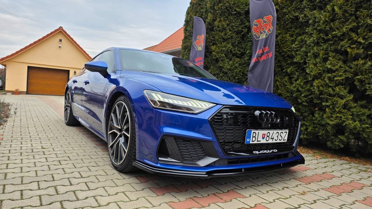 Modré Audi pred prevádzkou Tip-Top Auto