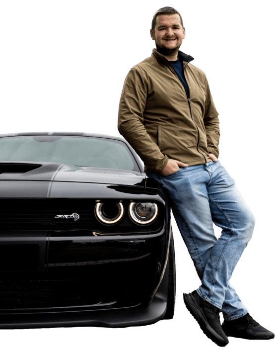 Člen tímu Tip-Top Auto s Dodge Challenger